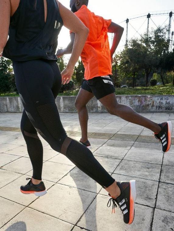 Adidas ρούχα και παπούτσια για τρέξιμο
