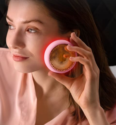 Foreo Red light therapy device UFO