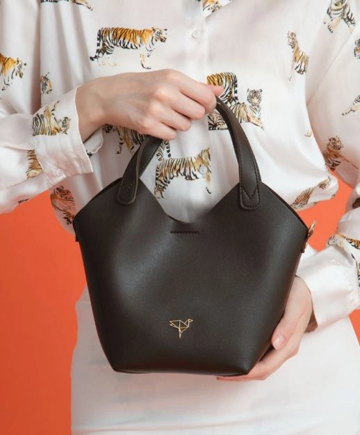 Γυναικεία δερμάτινη Τσάντα Garbalia, μαύρο χρώμα