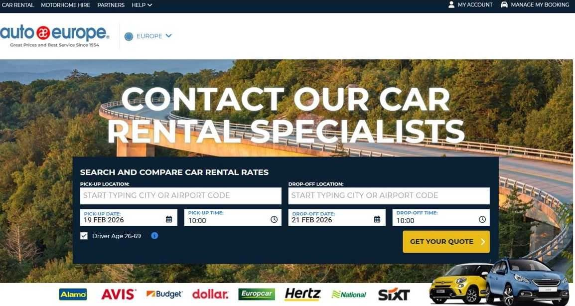 Δρόμος, καμπύλη και μπλε και κίτρινο αυτοκίνητο